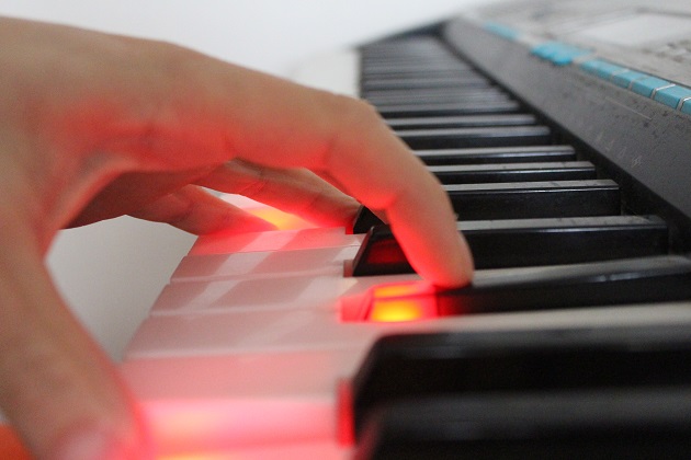 Keyboard spielen mit Lernsystemen: Vor- und Nachteile