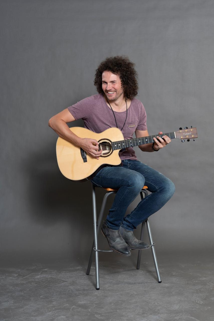 Foto von Vitalij Engbrecht - Gitarre, E-Gitarre, E-Bass