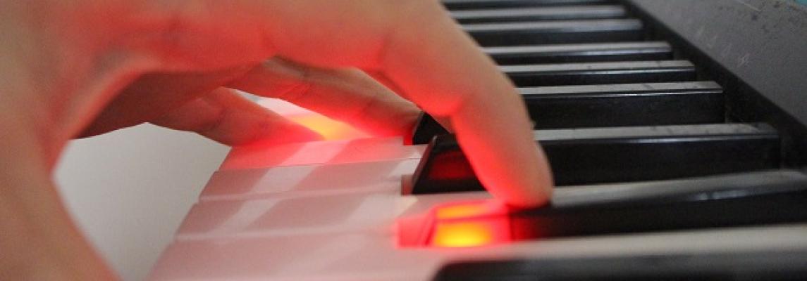 Keyboard spielen mit Lernsystemen: Vor- und Nachteile